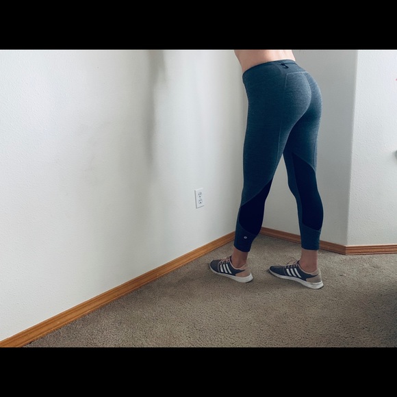 lululemon athletica Pants - Lululemon Athletica 2 sided pockets leggings
